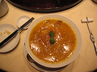 フカヒレの上海蟹みそスープ